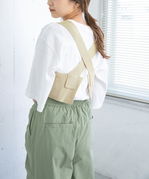 KBF(ケイビーエフ)の「BACKクロスニットビスチェ(ニット/セーター・レディース・ブラック/ベージュ・ONE)」の17枚目の写真