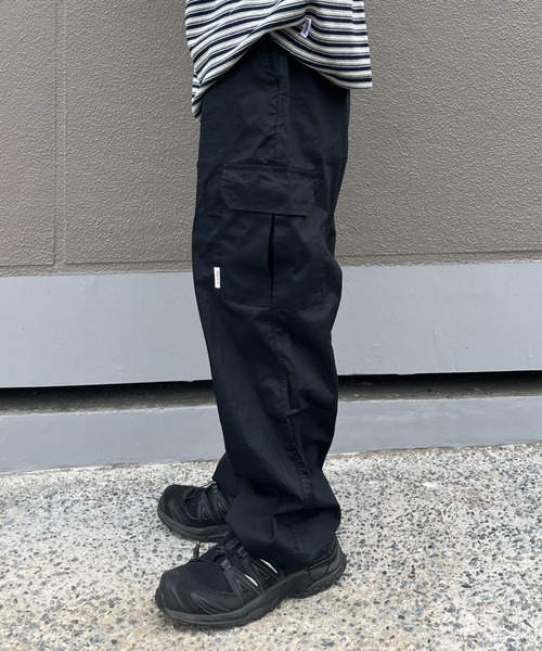 BROKEN BASE（ブロークンベース）の「ワンポイント刺繍ワイドカーゴパンツ（カーゴパンツ・メンズ・ブラック/カーキ・MEDIUM/LARGE）」の10枚目の写真