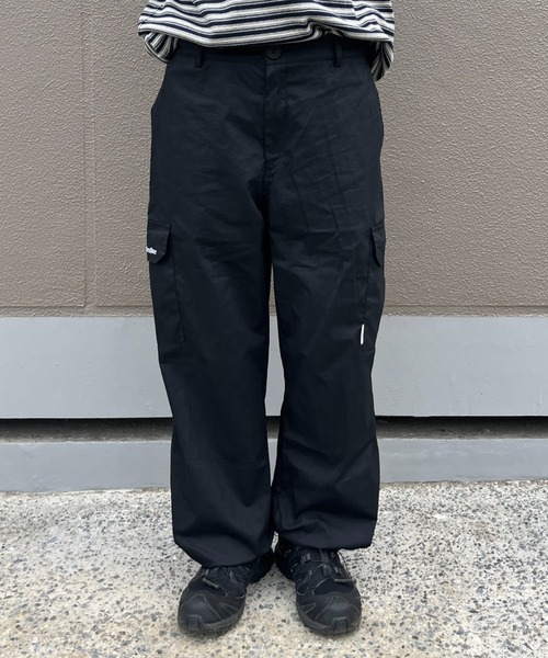 BROKEN BASE（ブロークンベース）の「ワンポイント刺繍ワイドカーゴパンツ（カーゴパンツ・メンズ・ブラック/カーキ・MEDIUM/LARGE）」の4枚目の写真