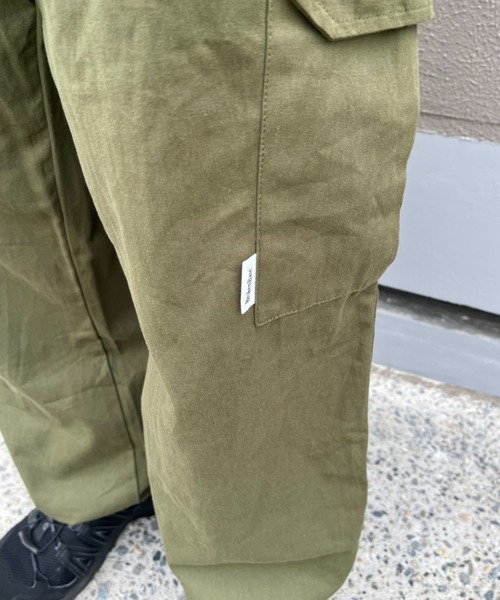 BROKEN BASE（ブロークンベース）の「ワンポイント刺繍ワイドカーゴパンツ（カーゴパンツ・メンズ・ブラック/カーキ・MEDIUM/LARGE）」の12枚目の写真