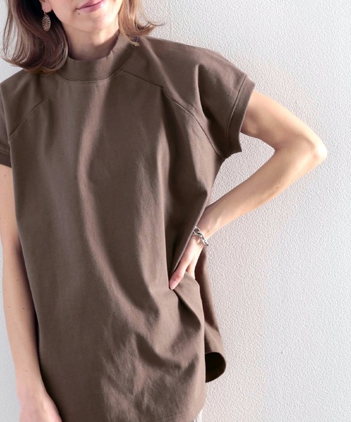 classicalelf(クラシカルエルフ)の「綿100%USAコットン、大人のモックネックラグランTシャツ。(Tシャツ/カットソー・レディース・ベージュ/ブラウン/グレイッシュベージュ/ブラウン系その他・X-LARGE/LARGE/MEDIUM/XX-LARGE)」の2枚目の写真