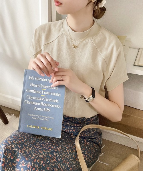 classicalelf(クラシカルエルフ)の「綿100%USAコットン、大人のモックネックラグランTシャツ。(Tシャツ/カットソー・レディース・ベージュ/ブラウン/グレイッシュベージュ/ブラウン系その他・X-LARGE/LARGE/MEDIUM/XX-LARGE)」の9枚目の写真