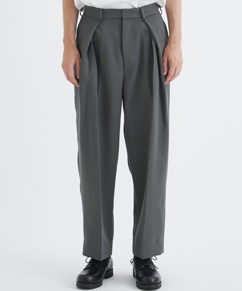 08sircus（ゼロエイトサーカス）の「【08sircus/ゼロエイトサーカス】Viscose satin tuck in tuck pants（スラックス・メンズ・カーキ/ブラック・4/5）」の16枚目の写真