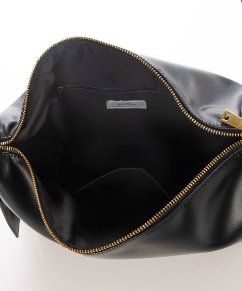 cache cache（カシュ カシュ）の「カシュカシュ cachecache / バックル付きビッグショルダー（ショルダーバッグ・レディース・ブラック/チョコ/シルバー/ベージュ系その他・FREE）」の10枚目の写真