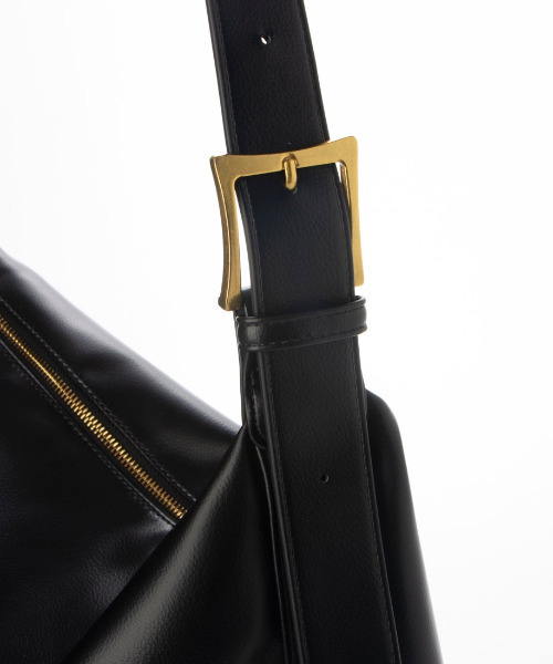 cache cache（カシュ カシュ）の「カシュカシュ cachecache / バックル付きビッグショルダー（ショルダーバッグ・レディース・ブラック/チョコ/シルバー/ベージュ系その他・FREE）」の11枚目の写真