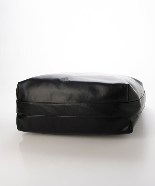 cache cache（カシュ カシュ）の「カシュカシュ cachecache / バックル付きビッグショルダー（ショルダーバッグ・レディース・ブラック/チョコ/シルバー/ベージュ系その他・FREE）」の9枚目の写真