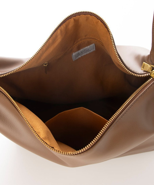 cache cache（カシュ カシュ）の「カシュカシュ cachecache / バックル付きビッグショルダー（ショルダーバッグ・レディース・ブラック/チョコ/シルバー/ベージュ系その他・FREE）」の18枚目の写真