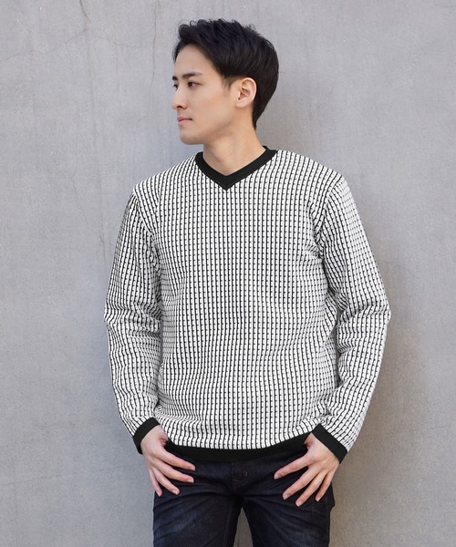 HIDEAWAYS NICOLE（ハイダウェイニコル）の「ピンタックJQチェックVネックニット（ニット/セーター・メンズ・ホワイト×グレー/ピンク/ホワイト×ブラック/ブラック×ホワイト・MEDIUM/LARGE/X-LARGE）」の2枚目の写真