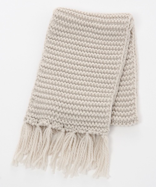 FOREVER 21（フォーエバー トゥエンティーワン）の「ざっくり編みマフラー（マフラー・レディース・ホワイト系その他3/ブラック・FREE）」の2枚目の写真