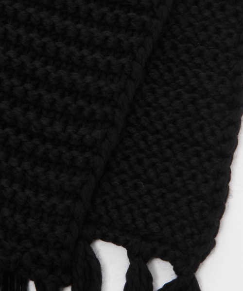 FOREVER 21（フォーエバー トゥエンティーワン）の「ざっくり編みマフラー（マフラー・レディース・ホワイト系その他3/ブラック・FREE）」の4枚目の写真