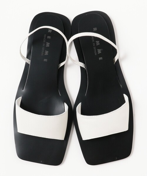 Ray BEAMS（レイビームス）の「REMME / バック ストラップ サンダル（サンダル・レディース・オフホワイト/ブラック・36/37/38/39）」の13枚目の写真