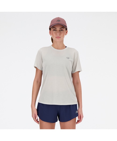 NEW BALANCE(ニューバランス)の「Athletics ショートスリーブTシャツ(Tシャツ/カットソー・レディース・ブラック/ヘザーグレー/モカ/ネイビー・SMALL/MEDIUM/LARGE)」の2枚目の写真