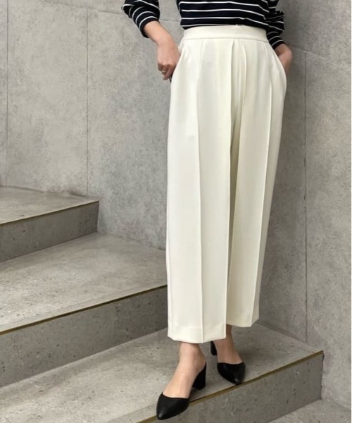 CAST:(キャストコロン)の「【着心地抜群/セットアップ】デザインタックジャージーパンツ(その他パンツ・レディース・ブラック/オフホワイト・S/M)」の1枚目の写真