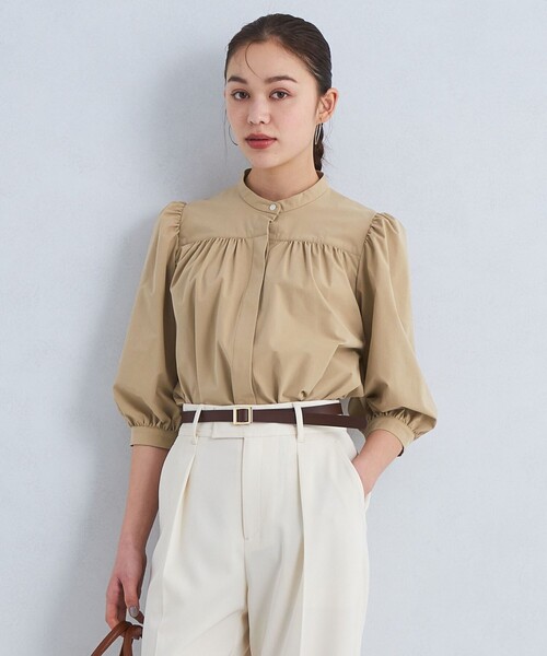 green label relaxing（グリーンレーベルリラクシング）の「【WEB限定】バンドカラー ギャザー ブラウス -ウォッシャブル・吸水速乾・UVカット-（シャツ/ブラウス・レディース・ホワイト/ベージュ/ネイビー・FREE）」の2枚目の写真