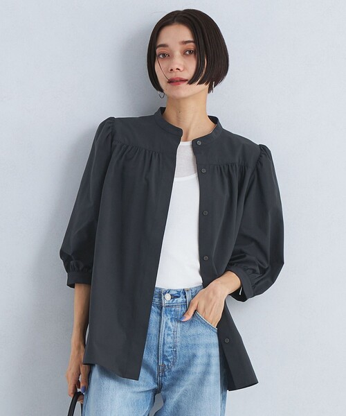 green label relaxing（グリーンレーベルリラクシング）の「【WEB限定】バンドカラー ギャザー ブラウス -ウォッシャブル・吸水速乾・UVカット-（シャツ/ブラウス・レディース・ホワイト/ベージュ/ネイビー・FREE）」の5枚目の写真