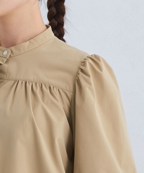 green label relaxing（グリーンレーベルリラクシング）の「【WEB限定】バンドカラー ギャザー ブラウス -ウォッシャブル・吸水速乾・UVカット-（シャツ/ブラウス・レディース・ホワイト/ベージュ/ネイビー・FREE）」の16枚目の写真