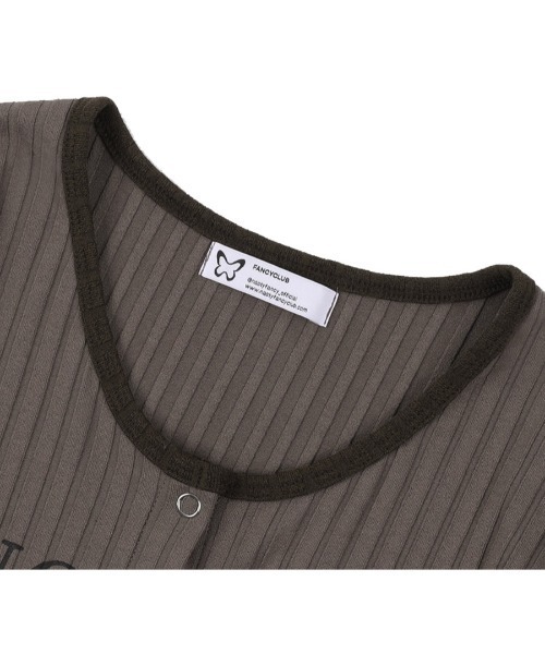 FANCY CLUB（ファンシークラブ）の「A'GEM/9 × .kom 『 FANCY CLUB/ファンシークラブ』 TYPO BASIC LOGO CARDIGAN/ロゴカーディガン（カーディガン/ボレロ・レディース・ブラック/ベージュ/ブラウン・FREE）」の17枚目の写真