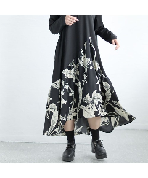 GOLDJAPAN(ゴールドジャパン)の「花柄切替えフレアワンピース【大きいサイズ対応】(ワンピース・レディース・ブラック・LL~3L)」の20枚目の写真