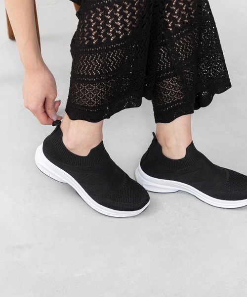 welleg（ウェレッグ）の「やわらかフィット ニットスニーカー（スニーカー・レディース・ブラック系その他・36/37/38/39/40/41）」の14枚目の写真