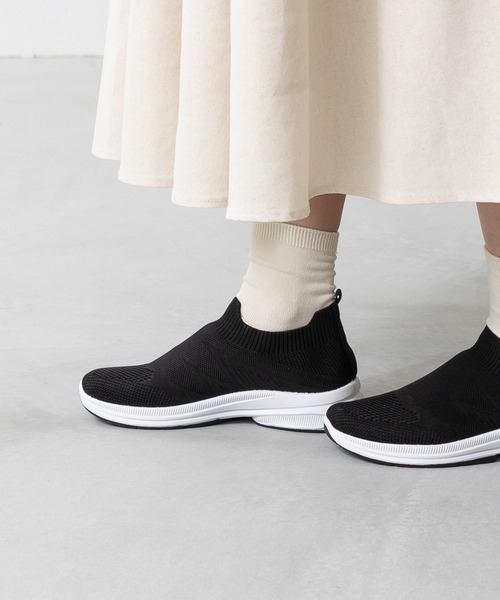 welleg（ウェレッグ）の「やわらかフィット ニットスニーカー（スニーカー・レディース・ブラック系その他・36/37/38/39/40/41）」の11枚目の写真
