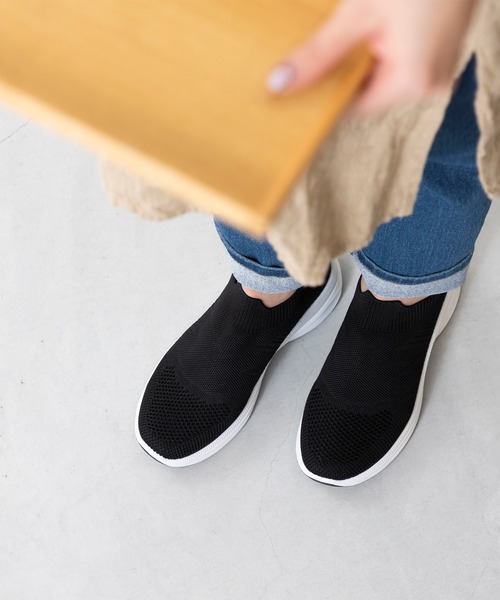 welleg（ウェレッグ）の「やわらかフィット ニットスニーカー（スニーカー・レディース・ブラック系その他・36/37/38/39/40/41）」の7枚目の写真