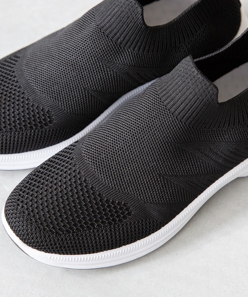 welleg（ウェレッグ）の「やわらかフィット ニットスニーカー（スニーカー・レディース・ブラック系その他・36/37/38/39/40/41）」の5枚目の写真