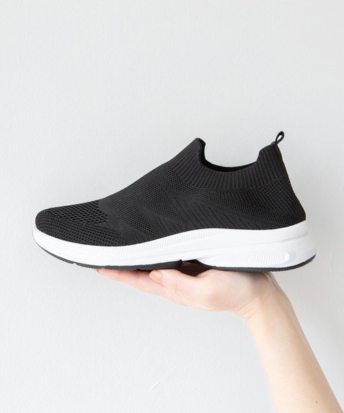 welleg（ウェレッグ）の「やわらかフィット ニットスニーカー（スニーカー・レディース・ブラック系その他・36/37/38/39/40/41）」の2枚目の写真