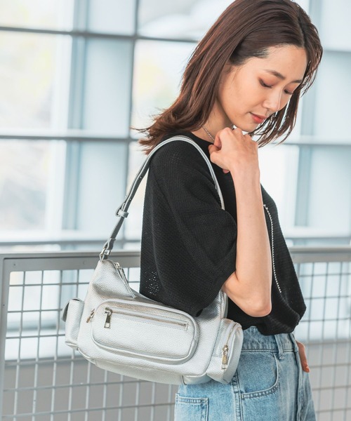 GLOBAL WORK(グローバルワーク)の「サイドポケットショルダー/115409(ショルダーバッグ・レディース・シルバー/ブラック/ブラック系/イエロー・ONE SIZE)」の4枚目の写真