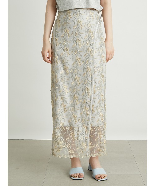 LILY BROWN（リリーブラウン）の「エンブロイダリーラインタイトスカート（スカート・レディース・ライトベージュ/ブラック/オリーブ・0/1）」の5枚目の写真