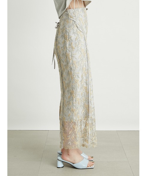 LILY BROWN（リリーブラウン）の「エンブロイダリーラインタイトスカート（スカート・レディース・ライトベージュ/ブラック/オリーブ・0/1）」の8枚目の写真