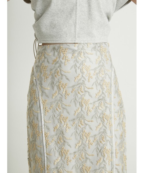 LILY BROWN（リリーブラウン）の「エンブロイダリーラインタイトスカート（スカート・レディース・ライトベージュ/ブラック/オリーブ・0/1）」の13枚目の写真