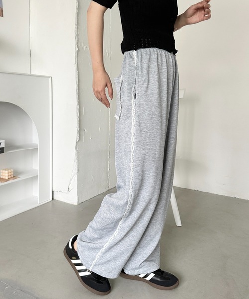 CLEA（クレア）の「サイドレースラインルーズスウェットパンツ（スウェットパンツ・レディース・ブラック/グレー・FREE）」の13枚目の写真