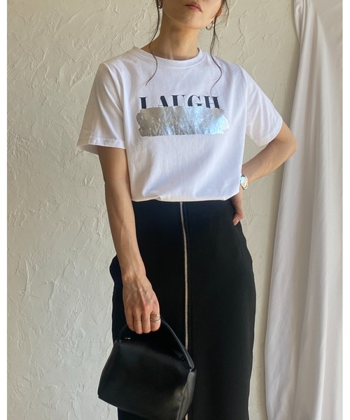 She's Closet(シーズクローゼット)の「ヴィンテージロゴ消し半袖メタリック箔プリントTシャツ(Tシャツ/カットソー・レディース・ブラック×シルバー/ホワイト×シルバー/ホワイト×ゴールド・FREE)」の10枚目の写真