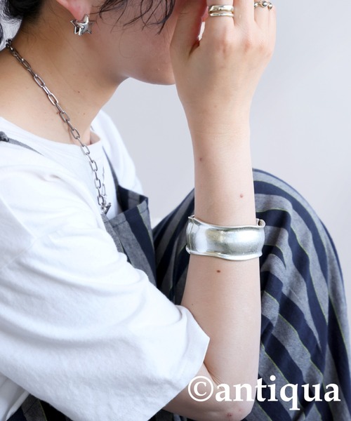 antiqua（アンティカ）の「ワイドブレスレット（ブレスレット・レディース・シルバー/ゴールド・FREE）」の12枚目の写真