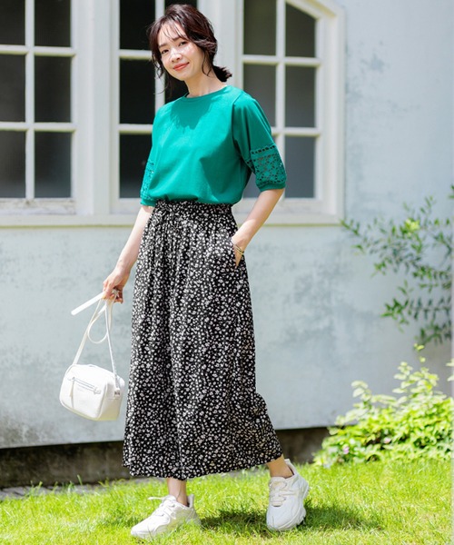 BELLUNA PLUS(ベルーナ)の「レーヨン素材プリントワイドパンツ45㎝(その他パンツ・レディース・ブラック系/ブルー系/ストライプ/ブラック/ネイビー系・SMALL/MEDIUM/LARGE/X-LARGE)」の7枚目の写真