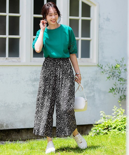 BELLUNA PLUS(ベルーナ)の「レーヨン素材プリントワイドパンツ45㎝(その他パンツ・レディース・ブラック系/ブルー系/ストライプ/ブラック/ネイビー系・SMALL/MEDIUM/LARGE/X-LARGE)」の9枚目の写真