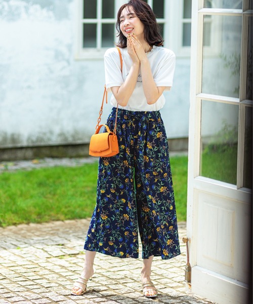 BELLUNA PLUS(ベルーナ)の「レーヨン素材プリントワイドパンツ45㎝(その他パンツ・レディース・ブラック系/ブルー系/ストライプ/ブラック/ネイビー系・SMALL/MEDIUM/LARGE/X-LARGE)」の16枚目の写真