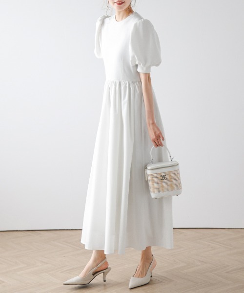 AMELY(エミリー)の「ドッキングパフスリーブワンピース(ワンピース・レディース・ホワイト/ブラック・フリー)」の6枚目の写真