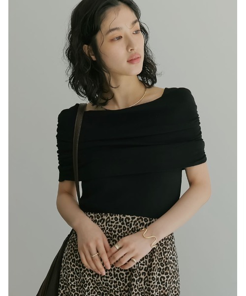 Re:EDIT（リエディ）の「[2024 SUMMER COLLECTION]ブラ紐を隠せるオフショルライクニットトップス（ニット/セーター・レディース・ダークグリーン/ブラック/ホワイト/ブラウン/レッド系その他・MEDIUM/LARGE）」の11枚目の写真