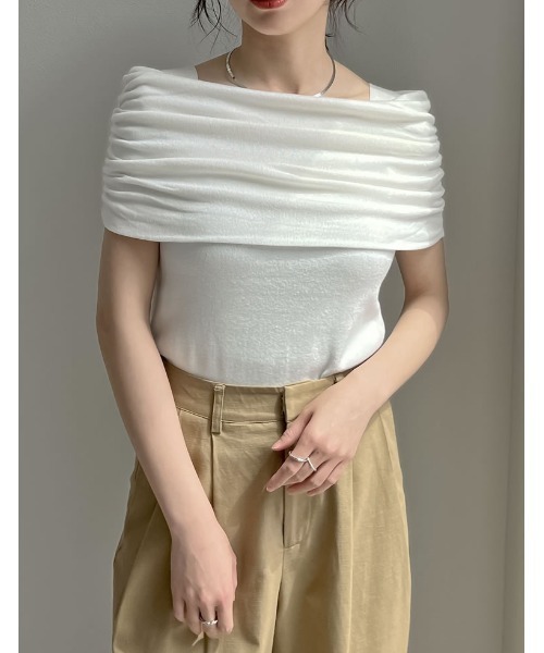 Re:EDIT（リエディ）の「[2024 SUMMER COLLECTION]ブラ紐を隠せるオフショルライクニットトップス（ニット/セーター・レディース・ダークグリーン/ブラック/ホワイト/ブラウン/レッド系その他・MEDIUM/LARGE）」の20枚目の写真