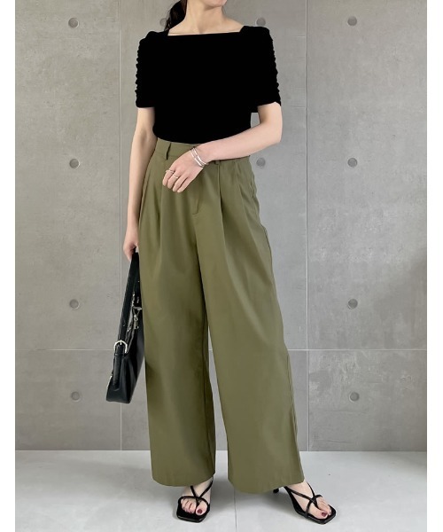 Re:EDIT（リエディ）の「[2024 SUMMER COLLECTION]ブラ紐を隠せるオフショルライクニットトップス（ニット/セーター・レディース・ダークグリーン/ブラック/ホワイト/ブラウン/レッド系その他・MEDIUM/LARGE）」の13枚目の写真