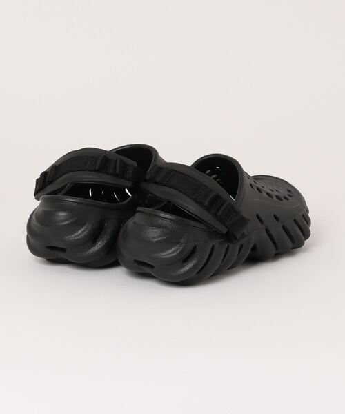 crocs(クロックス)の「【CROCS】Echo Clog(サンダル・レディース・ブラック・23cm/22cm/24cm)」の2枚目の写真