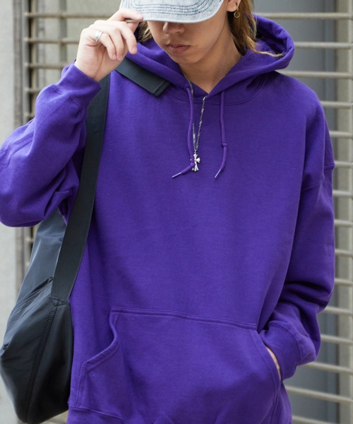 GILDAN（ギルダン）の「GILDAN/ギルダン 8.0ozヘビーブレンド オーバーサイズ プルオーバーパーカー 裏起毛（パーカー・メンズ・レッド/グレー/オレンジ/パープル/ブラック/ホワイト/ライム/サンドベージュ/ネイビー/カーキ/ライトブルー/ダークグリーン/ロイヤルブルー/ピンク/ミント/ライトパープル/マルーン/ゴールド/ダークブラウン/ライトピンク/グリーン/ベージュ/スカイブルー・M/S/L/XL）」の16枚目の写真