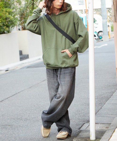 GILDAN（ギルダン）の「GILDAN/ギルダン 8.0ozヘビーブレンド オーバーサイズ プルオーバーパーカー 裏起毛（パーカー・メンズ・レッド/グレー/オレンジ/パープル/ブラック/ホワイト/ライム/サンドベージュ/ネイビー/カーキ/ライトブルー/ダークグリーン/ロイヤルブルー/ピンク/ミント/ライトパープル/マルーン/ゴールド/ダークブラウン/ライトピンク/グリーン/ベージュ/スカイブルー・M/S/L/XL）」の8枚目の写真