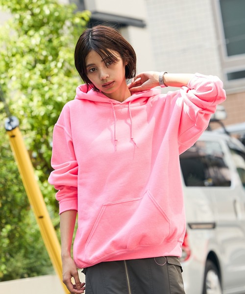 GILDAN（ギルダン）の「GILDAN/ギルダン 8.0ozヘビーブレンド オーバーサイズ プルオーバーパーカー 裏起毛（パーカー・メンズ・レッド/グレー/オレンジ/パープル/ブラック/ホワイト/ライム/サンドベージュ/ネイビー/カーキ/ライトブルー/ダークグリーン/ロイヤルブルー/ピンク/ミント/ライトパープル/マルーン/ゴールド/ダークブラウン/ライトピンク/グリーン/ベージュ/スカイブルー・M/S/L/XL）」の18枚目の写真