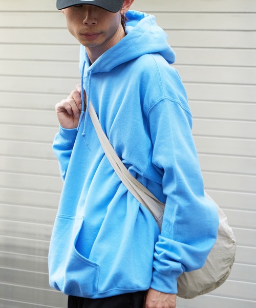 GILDAN（ギルダン）の「GILDAN/ギルダン 8.0ozヘビーブレンド オーバーサイズ プルオーバーパーカー 裏起毛（パーカー・メンズ・レッド/グレー/オレンジ/パープル/ブラック/ホワイト/ライム/サンドベージュ/ネイビー/カーキ/ライトブルー/ダークグリーン/ロイヤルブルー/ピンク/ミント/ライトパープル/マルーン/ゴールド/ダークブラウン/ライトピンク/グリーン/ベージュ/スカイブルー・M/S/L/XL）」の12枚目の写真