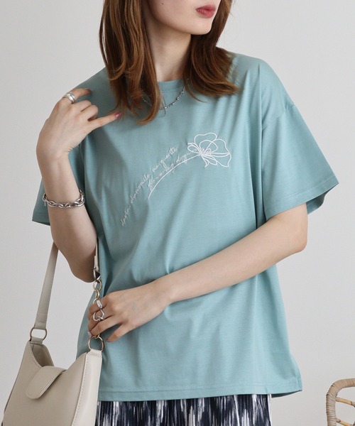 BRODIAEA(ブローディア)の「BRODIAEA シンプル刺繍Tシャツ(Tシャツ/カットソー・レディース・ピンク/モスグリーン/グレイッシュベージュ/ブラック/キャメル・40)」の17枚目の写真