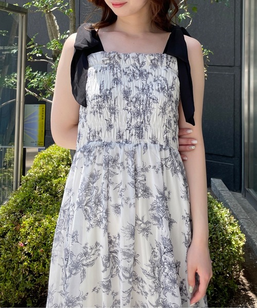 one way(ワンウェイ)の「肩リボンシャーリングキャミワンピース(ワンピース・レディース・ピンク/ブラック/ホワイト系その他/ブラック系その他/アイボリー/ブラック系その他2・FREE)」の1枚目の写真