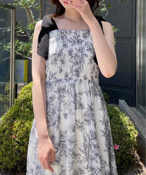 one way(ワンウェイ)の「肩リボンシャーリングキャミワンピース(ワンピース・レディース・ピンク/ブラック/ホワイト系その他/ブラック系その他/アイボリー/ブラック系その他2・FREE)」の11枚目の写真