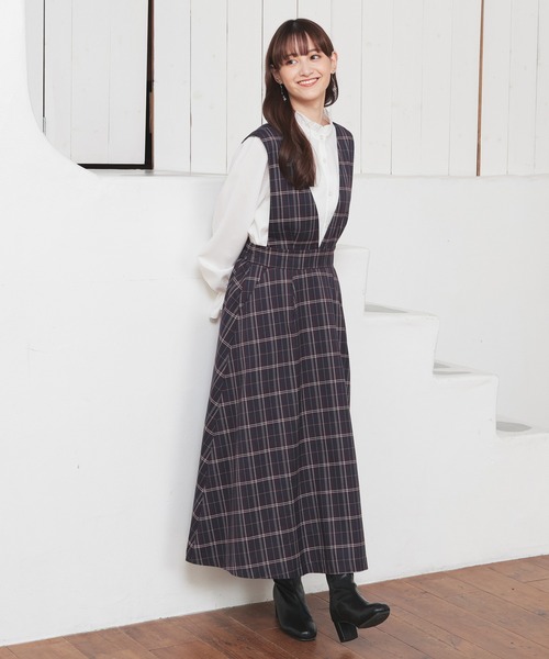 Honeys（ハニーズ）の「Ｖネックジャンスカ（ジャンパースカート・レディース・グレー系/ネイビー系/ブラウン系・SS/S/M/L/LL/3L）」の4枚目の写真